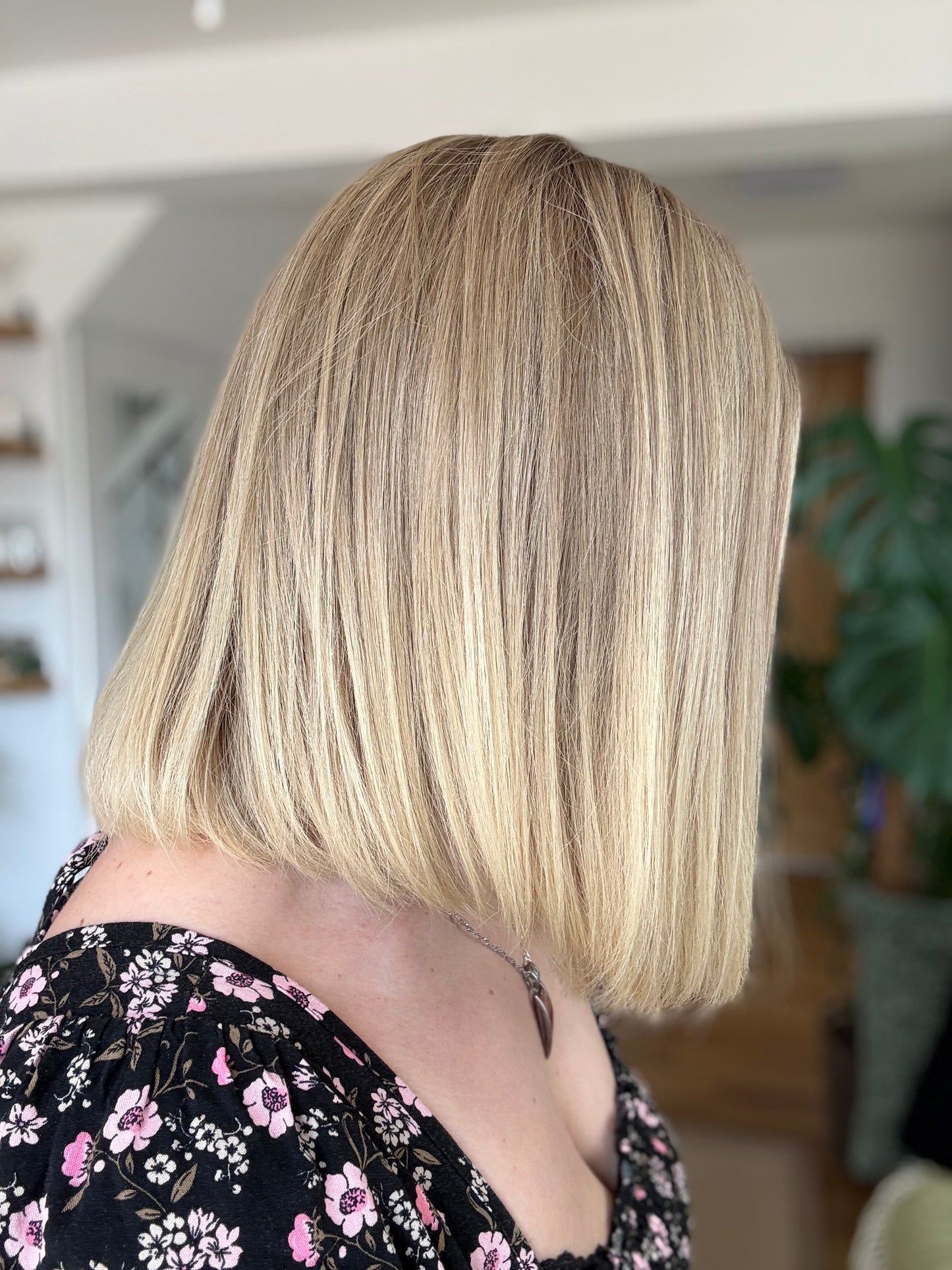 Christina Peluca de encaje estilo BOB de 10" (pequeña)