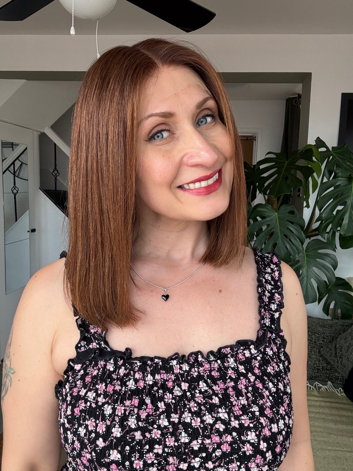 Laura Glueless Lace Top Wig 12" BOB (Medium -22.5")
