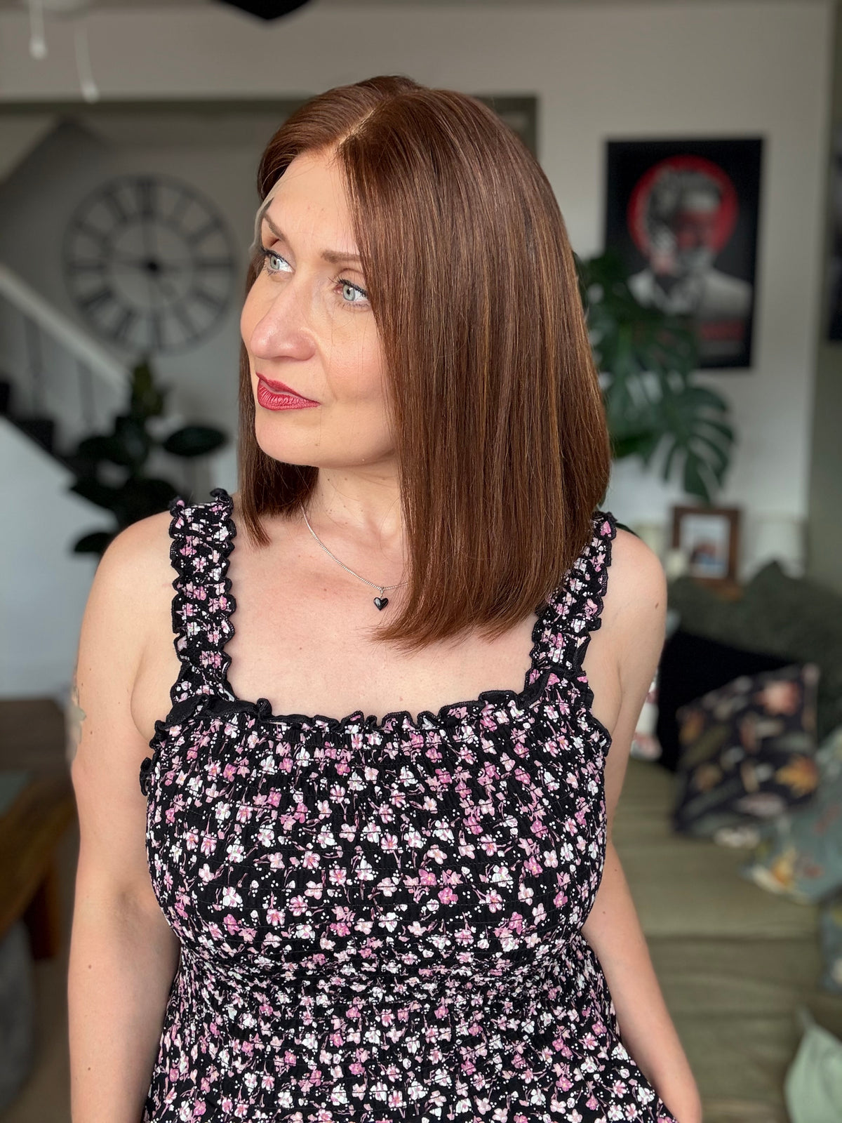 Laura Glueless Lace Top Wig 12" BOB (Medium -22.5")