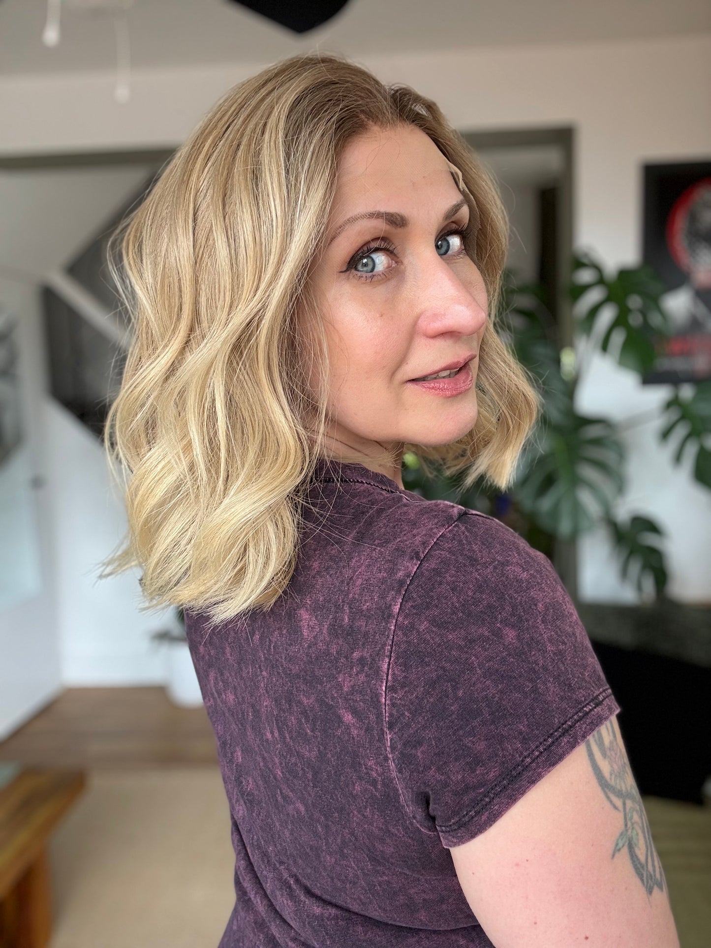 Christina Peluca de encaje estilo BOB de 10" (pequeña)