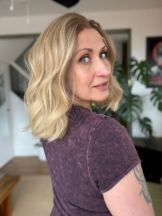 Christina Peluca de encaje estilo BOB de 10" (pequeña)