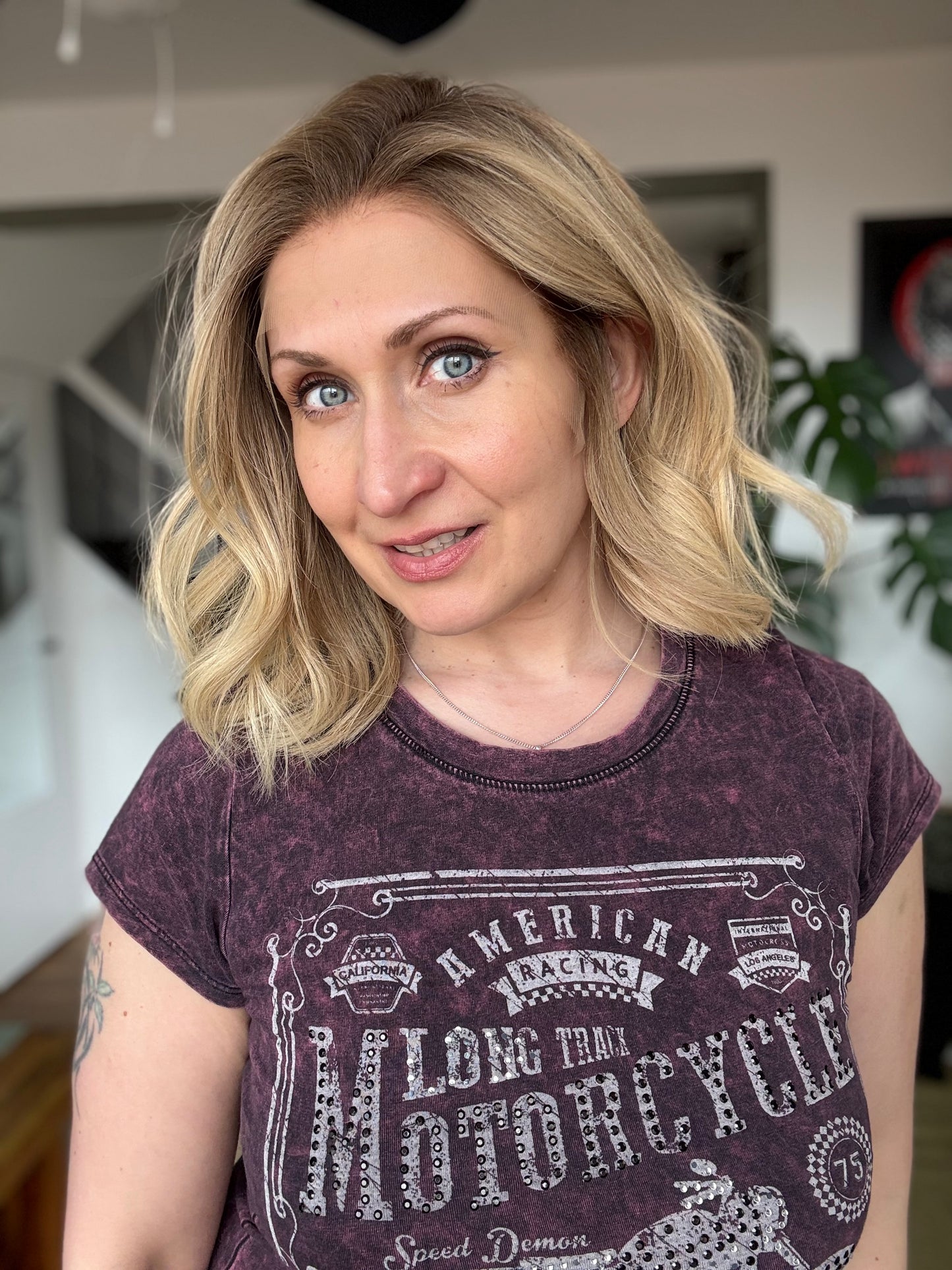 Christina Peluca de encaje estilo BOB de 10" (pequeña)