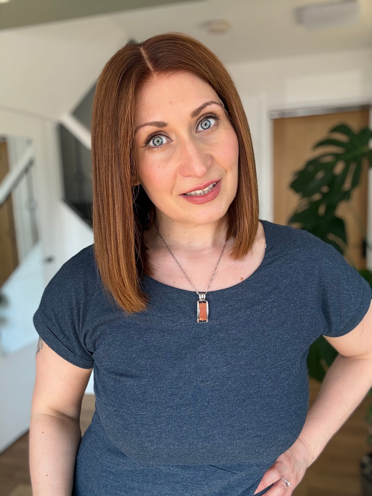 Laura Glueless Lace Top Wig 10" BOB (Small -21.5")