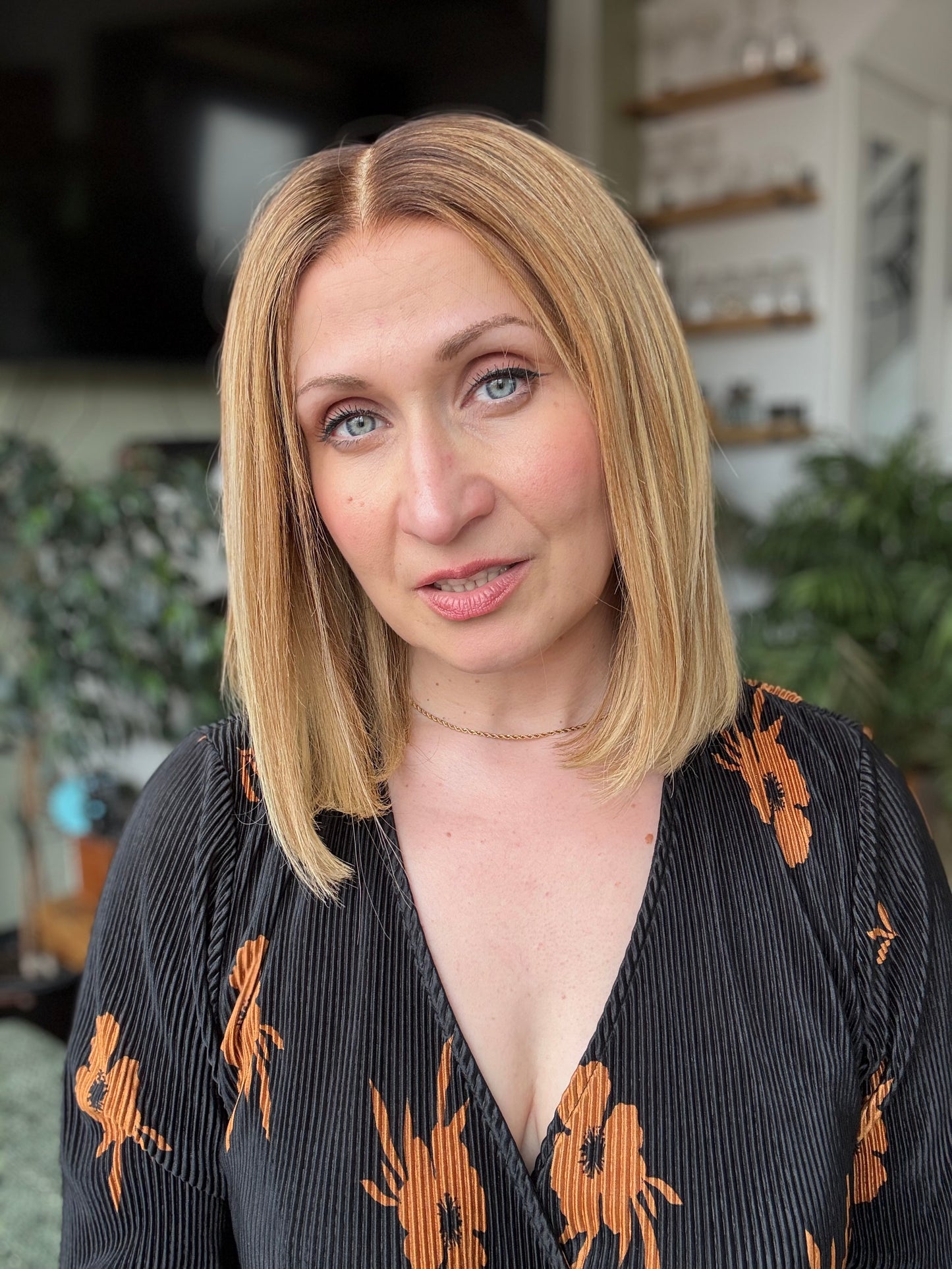 Christina Peluca de encaje estilo BOB de 10" (pequeña)