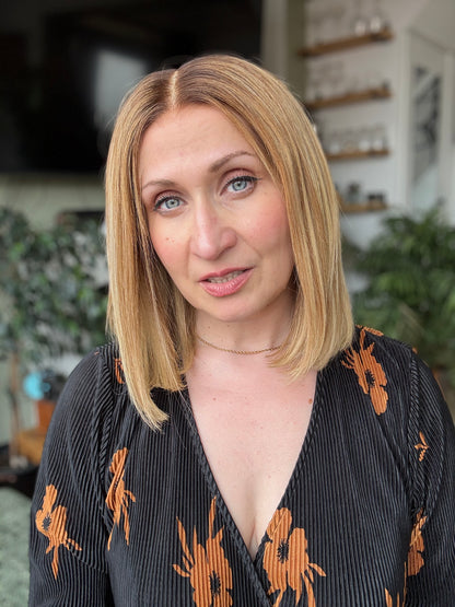 Christina Peluca de encaje estilo BOB de 10" (pequeña)