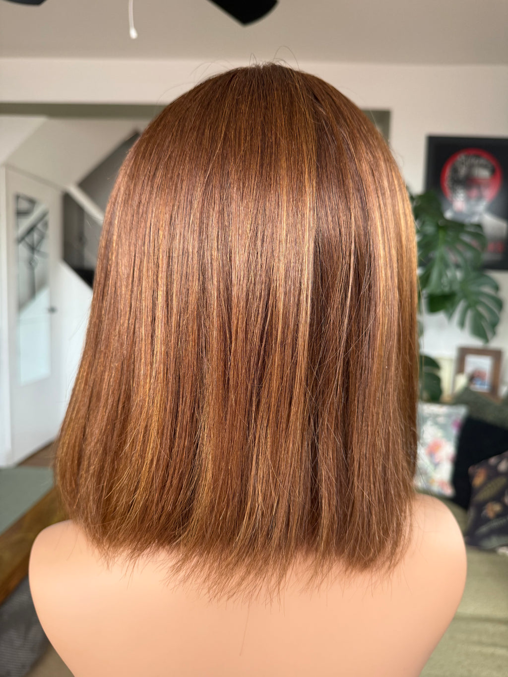 Laura Glueless Lace Top Wig 12" BOB (Medium -22.5")