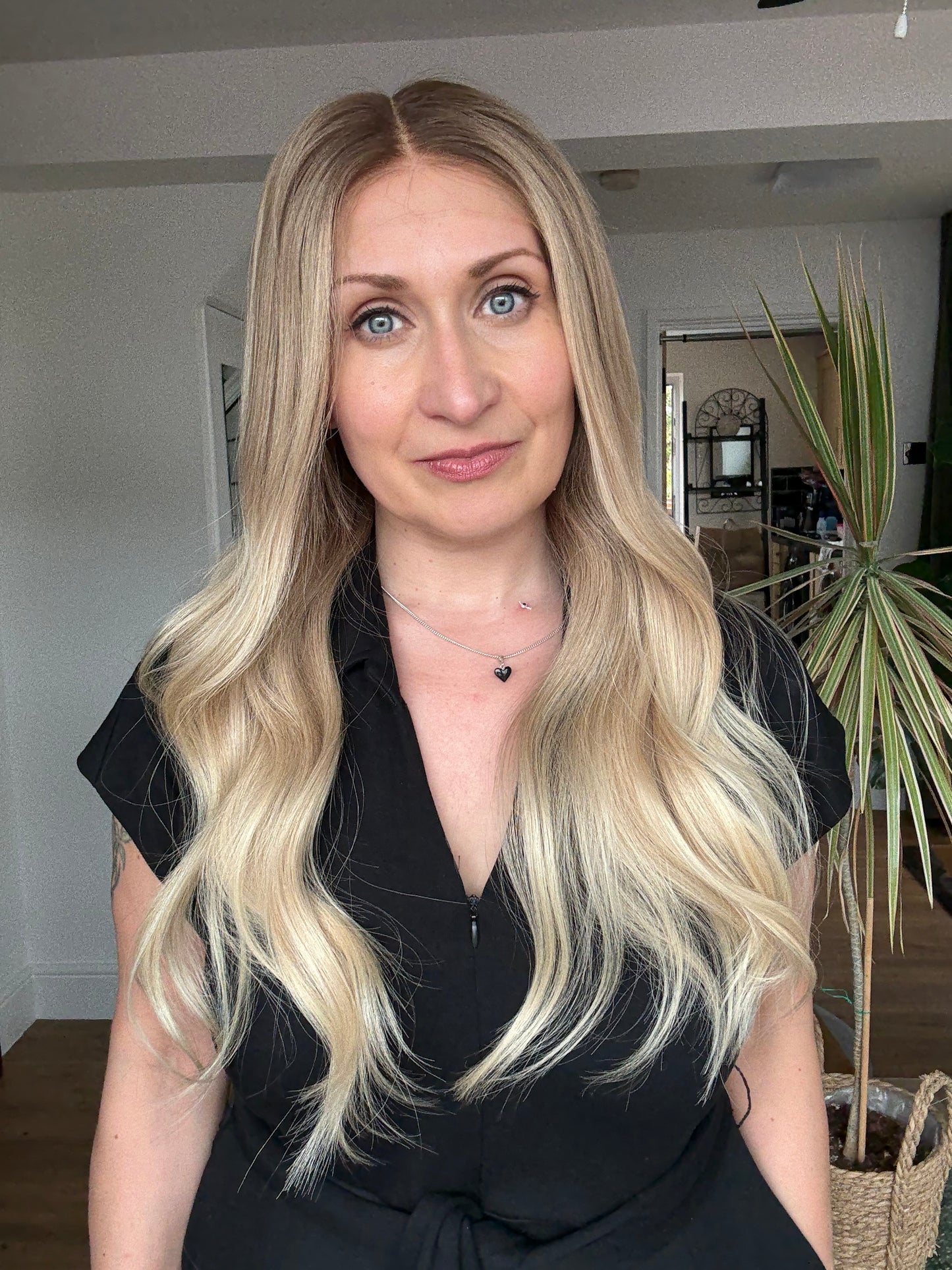 Christina Glueless Lace Top Wig 22" Long Wig (Small)