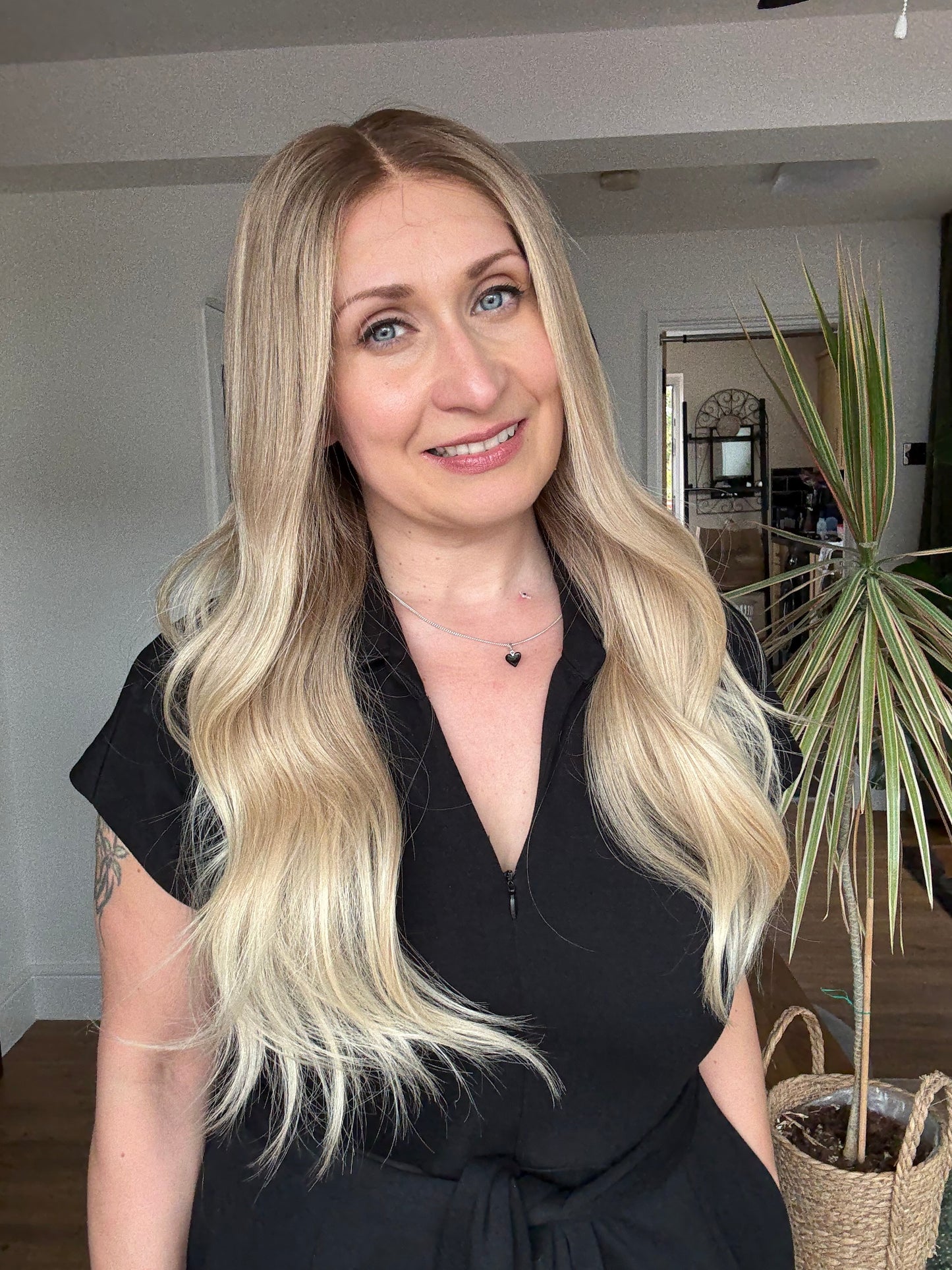 Christina Glueless Lace Top Wig 22" Long Wig (Small)