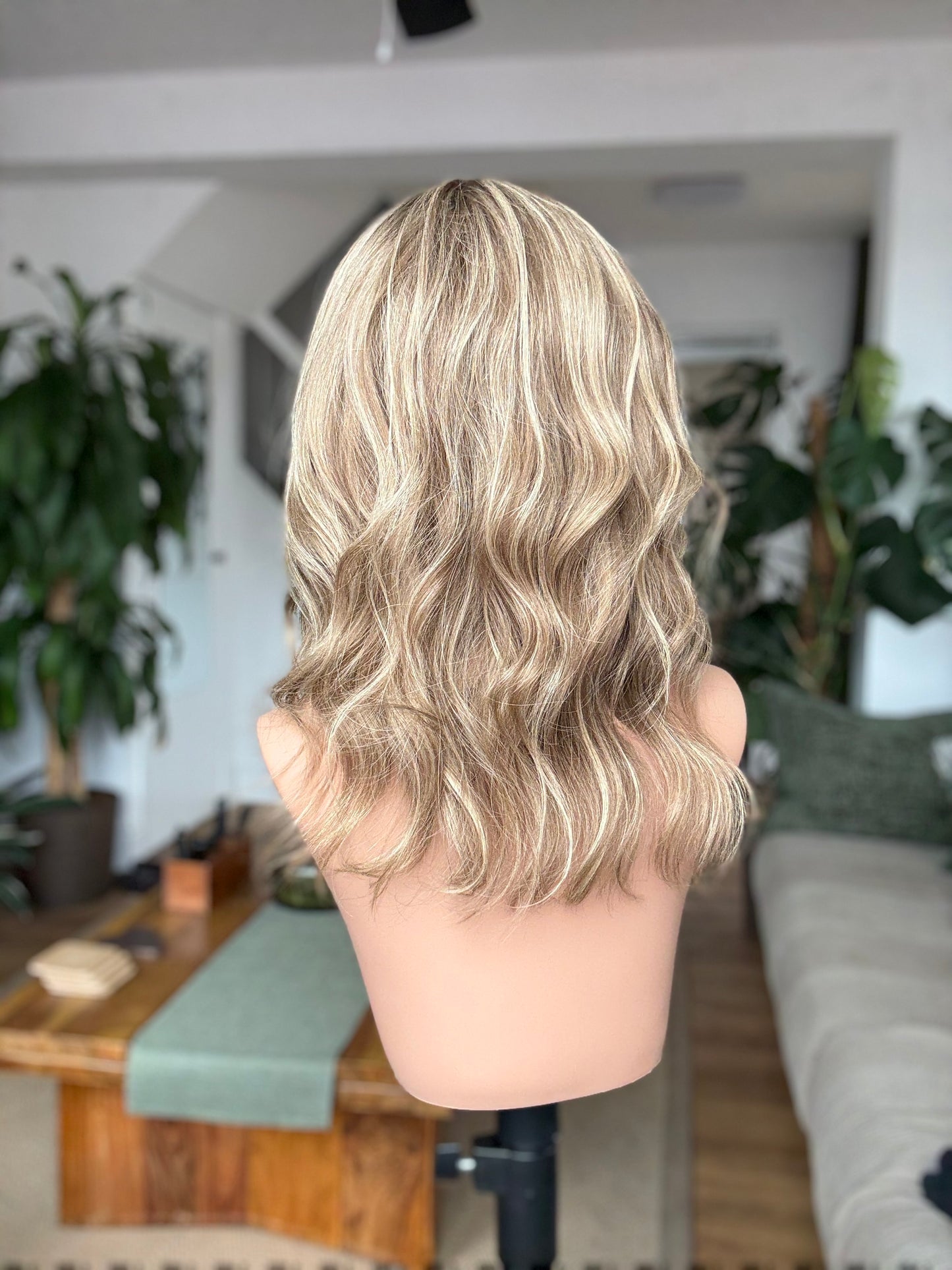 Amber Glueless 5x5 Lace Top Wig 14" (Small)